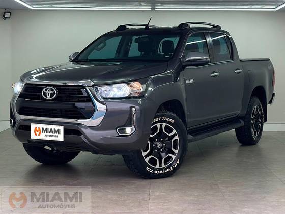 TOYOTA HILUX 2.8 D-4D TURBO DIESEL CD SRV 4X4 AUTOMÁTICO